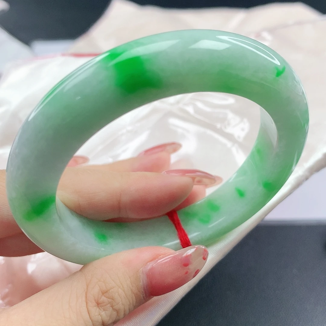 翡翠手镯未镶嵌，731