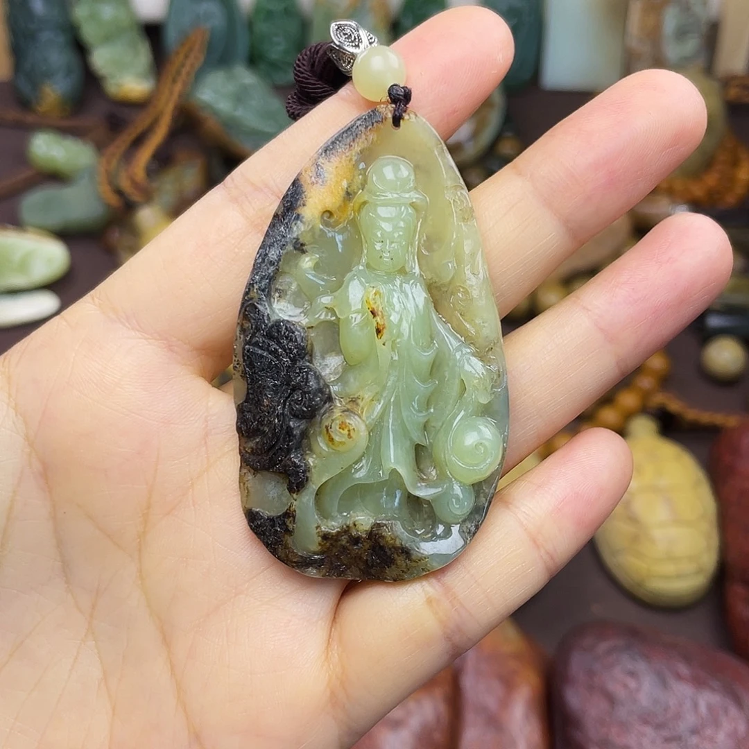 颈饰未镶嵌岫岩河磨玉（透闪石质玉）