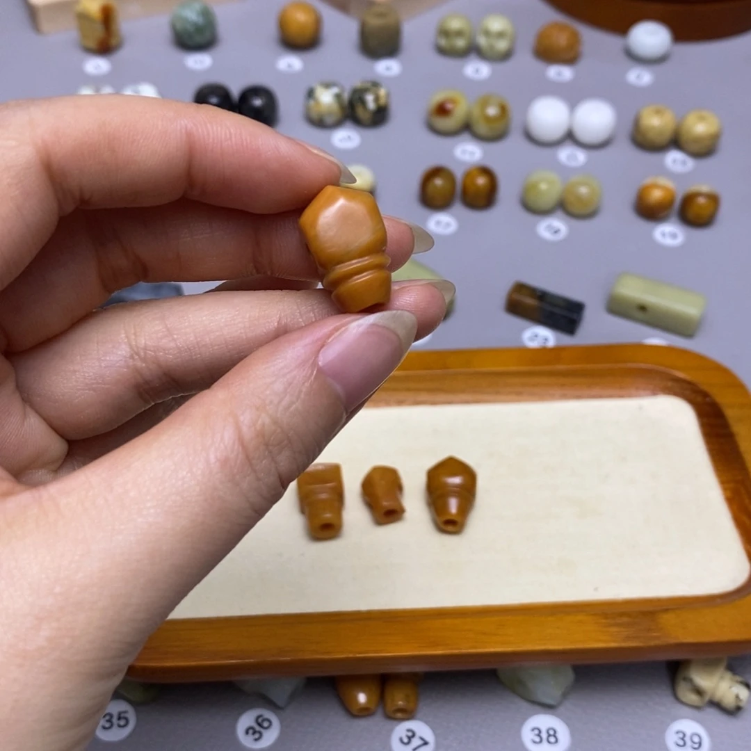 蛇纹石玉配饰合金?****?