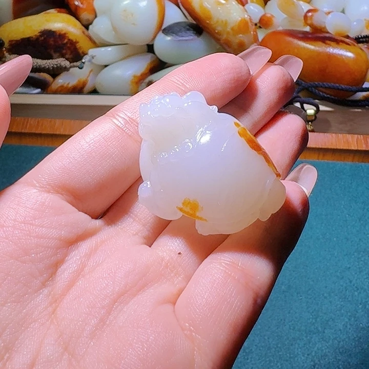 和田玉挂件未镶嵌虎**蓉