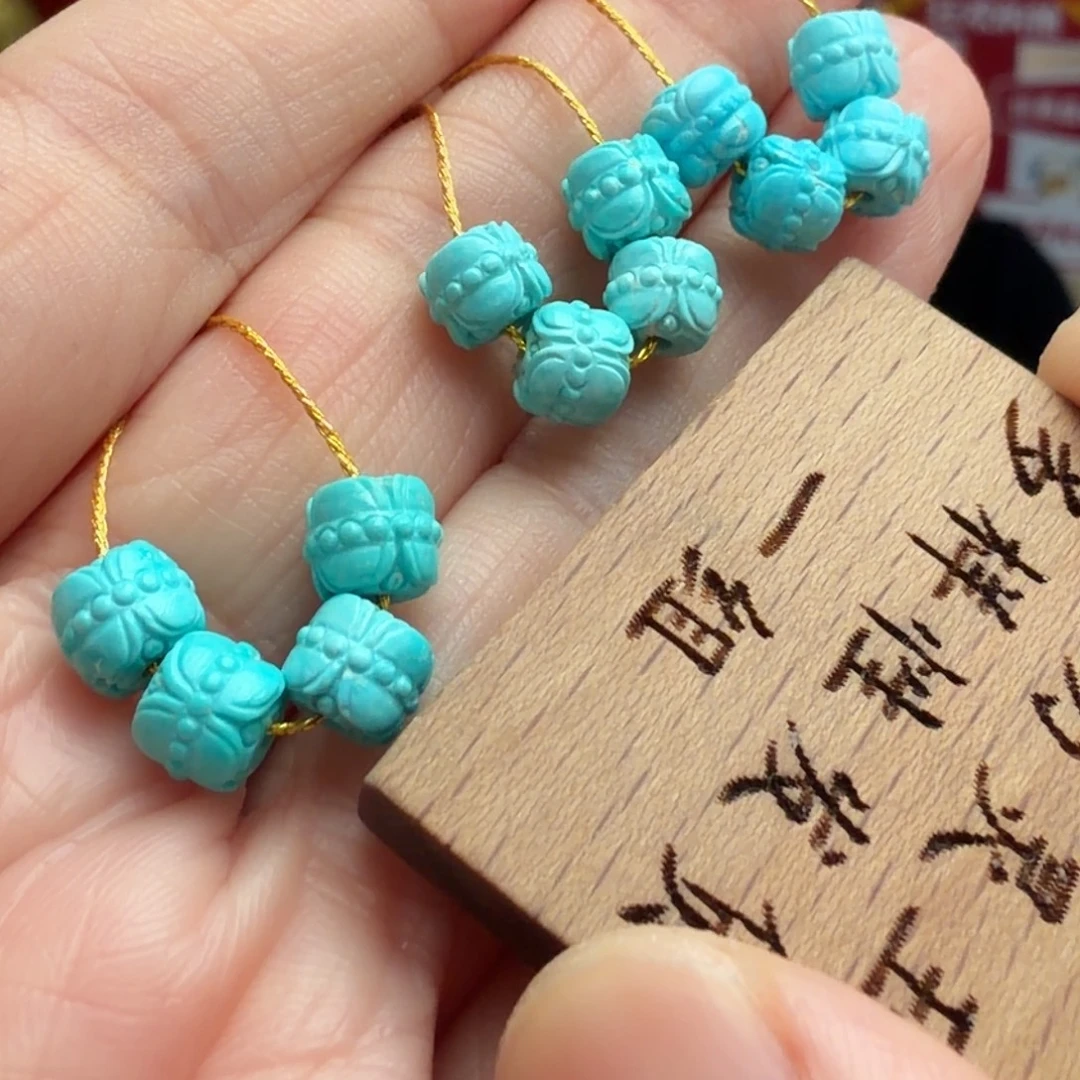 绿松石未镶嵌颈饰