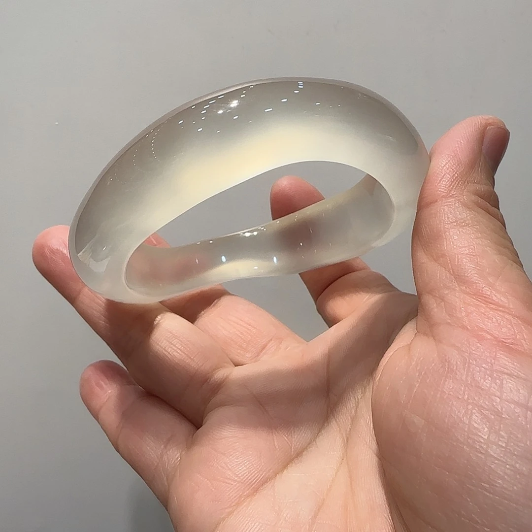 玛瑙/玉髓手镯未镶嵌钱****衫