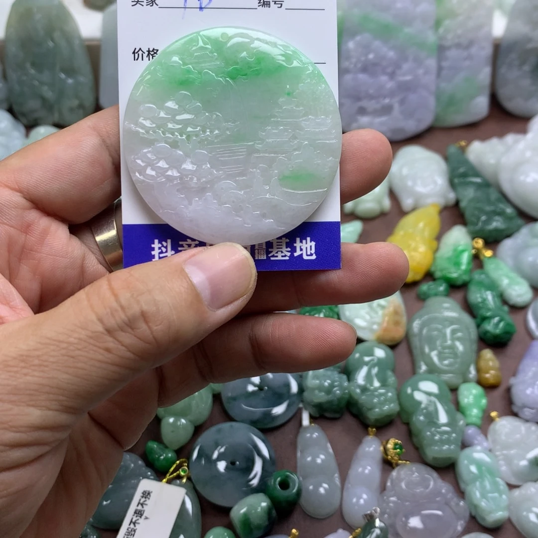 翡翠未镶嵌颈饰缅甸A货翡翠