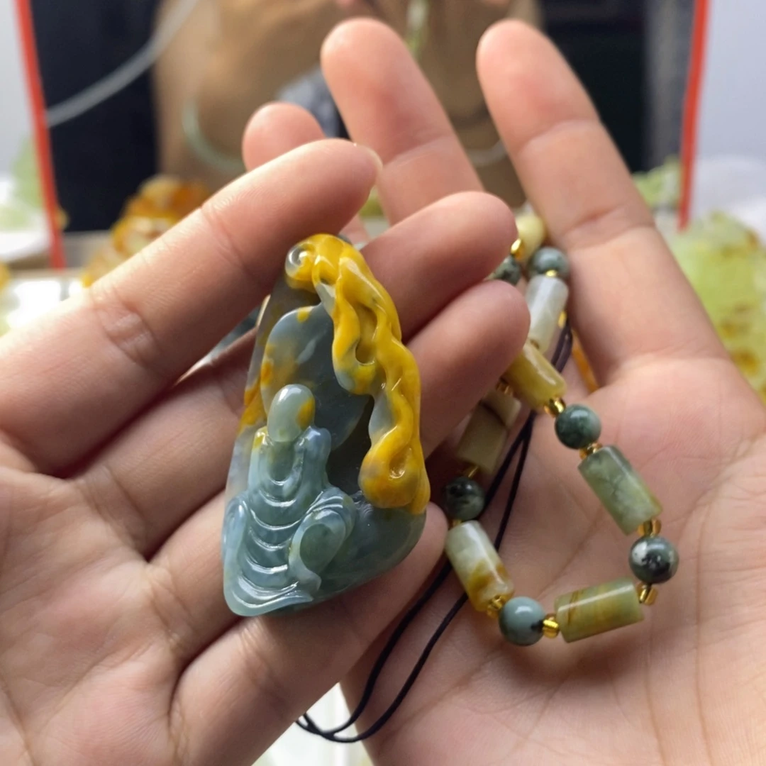 蛇纹石玉未镶嵌颈饰