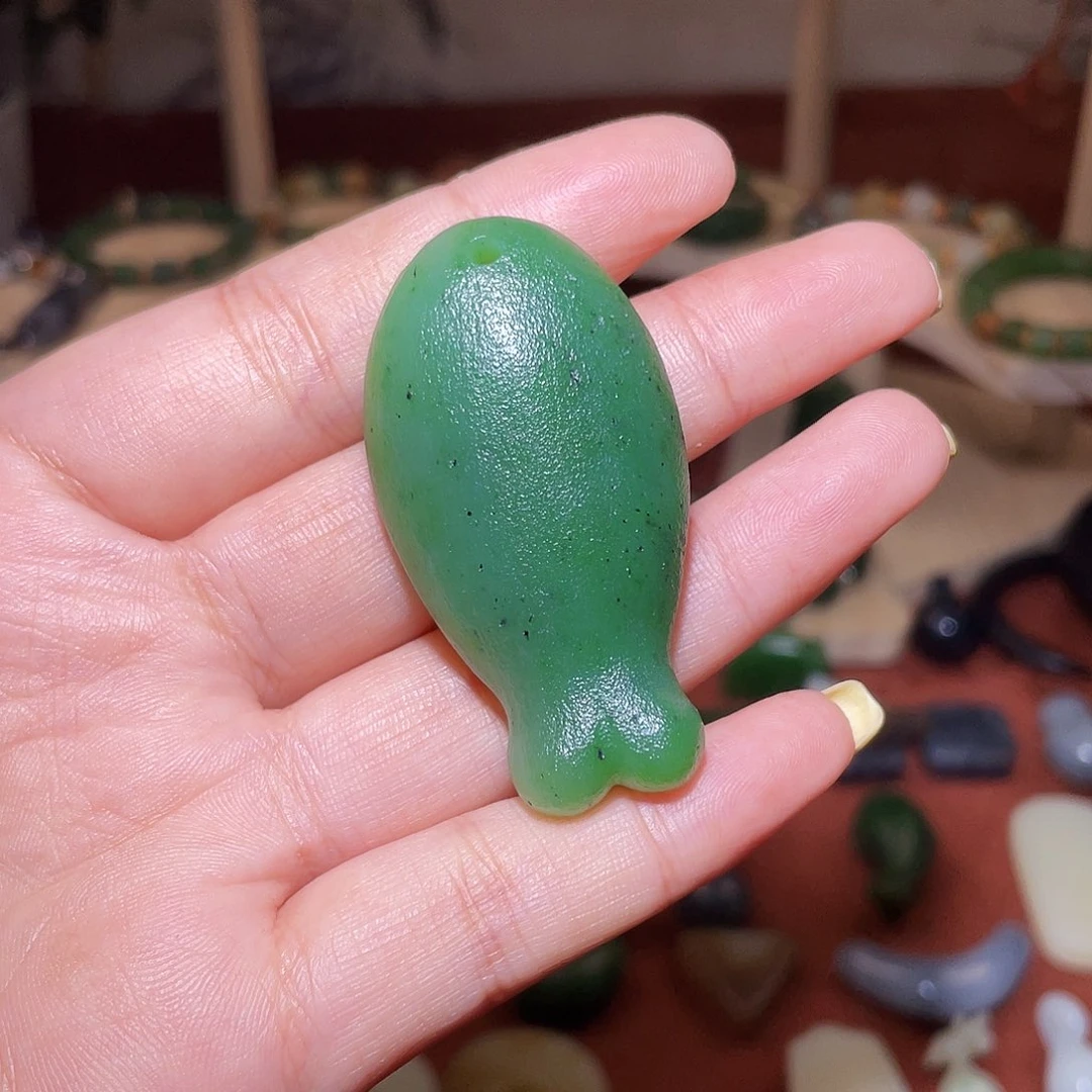 颈饰未镶嵌和田玉范*