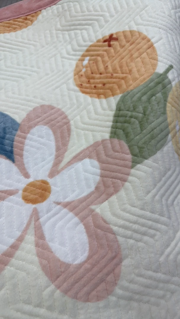 绒床盖     小橘子