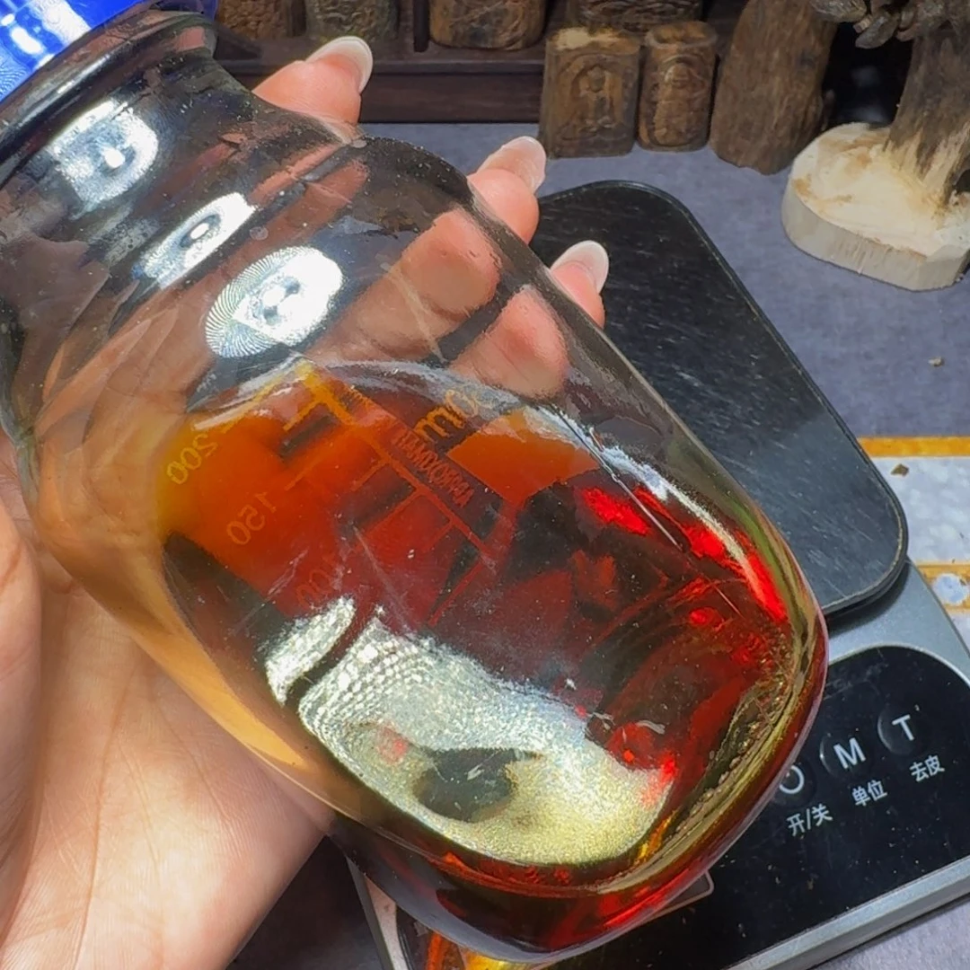 錢***人木乌身原料精油20克