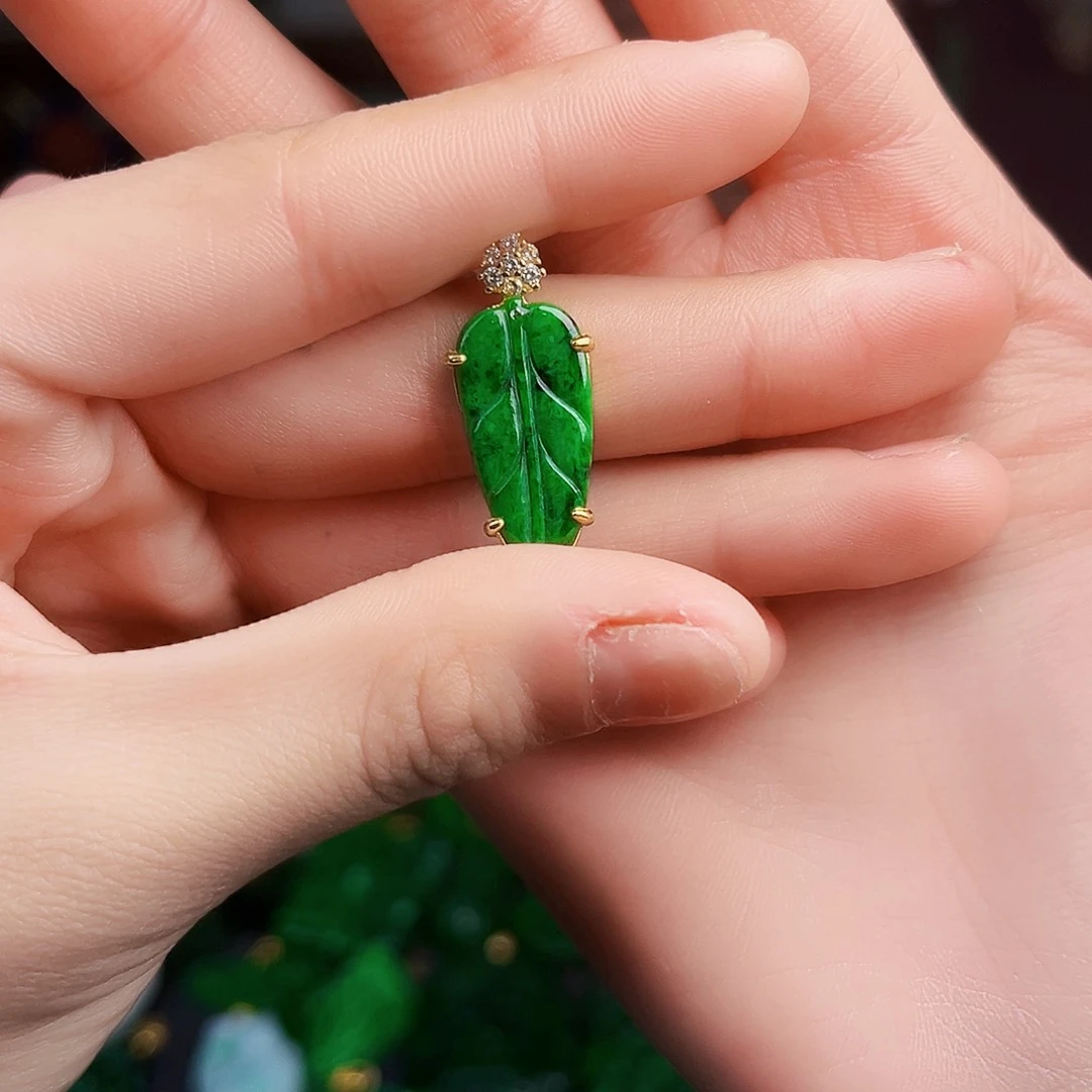 颈饰银S925镶嵌翡翠多样性