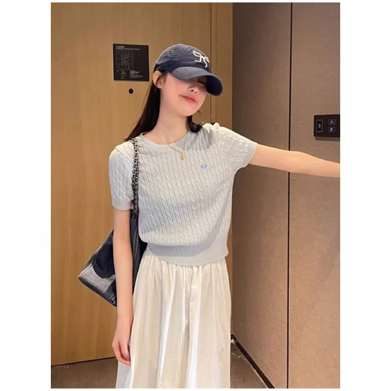 蓝色爱心刺绣麻花减龄针织衫女夏季正肩短款内搭打底薄款短袖上衣