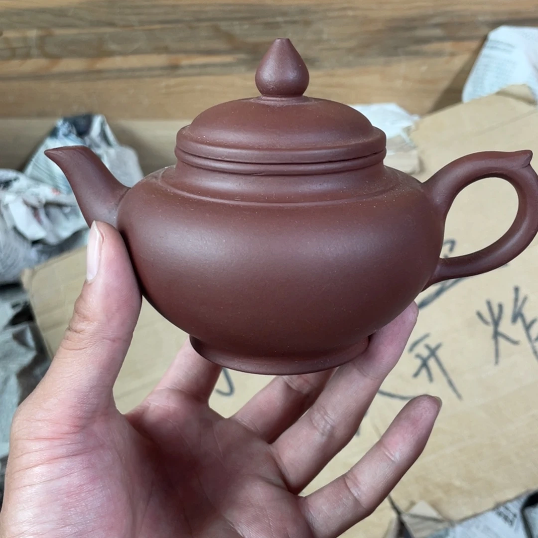 茶壶紫砂老厂紫砂壶一件。