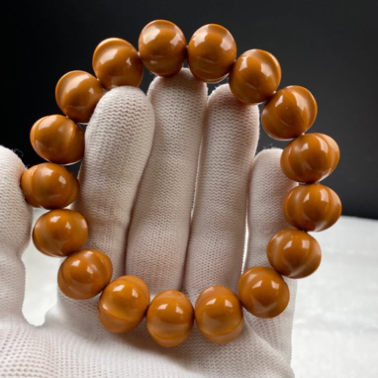 猴头核桃高油高密手工雕刻三花立体鲨鱼背尺寸17左右