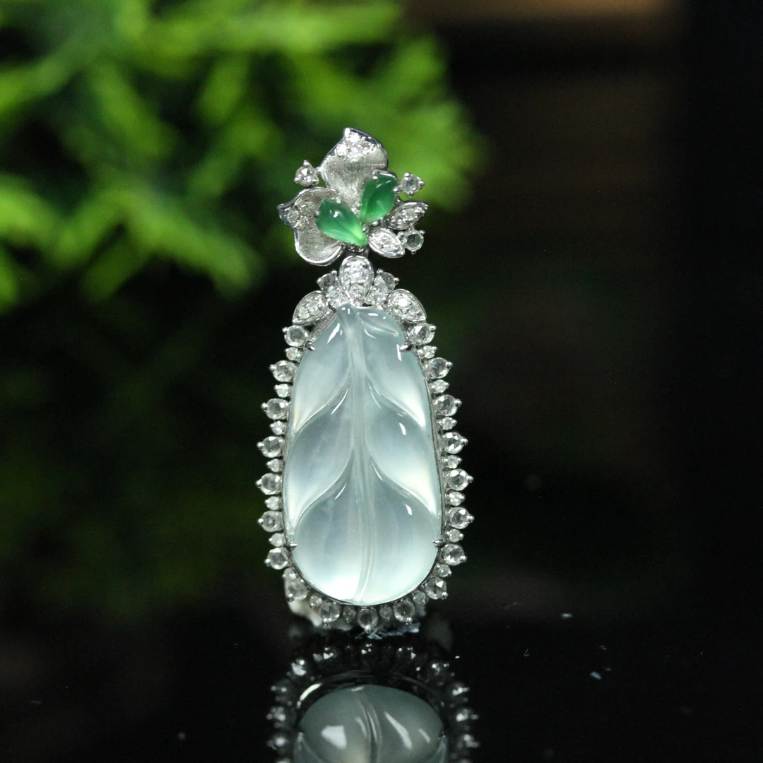 天然缅甸翡翠A货18K白金镶冰胶金枝玉叶叶子吊坠/01027114/拍卖