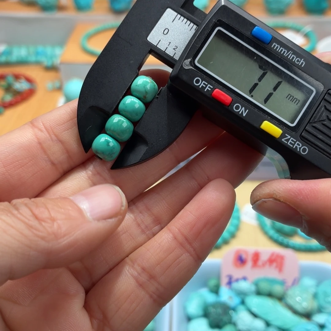 豆***仔绿松石未镶嵌珠宝奇石