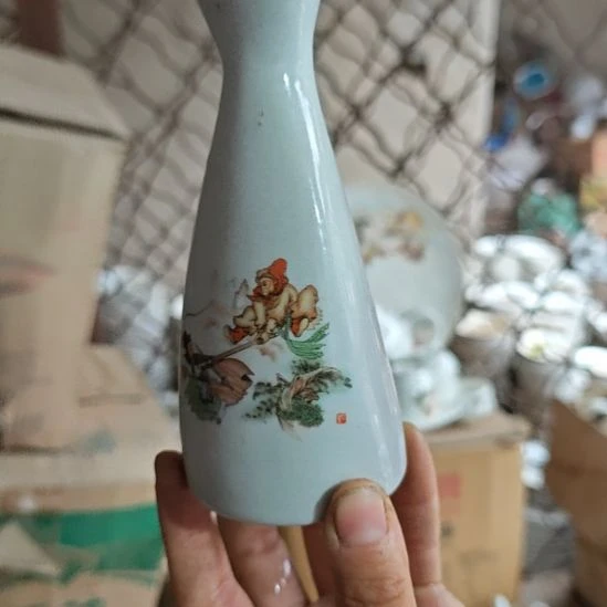 库存微瑕三打白骨精酒壶
