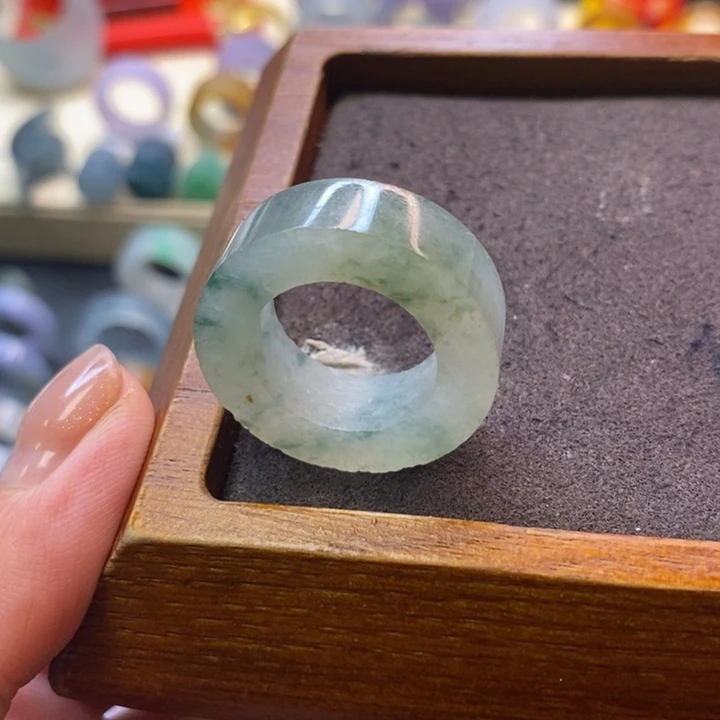 未镶嵌定制翡翠翡翠有纹裂