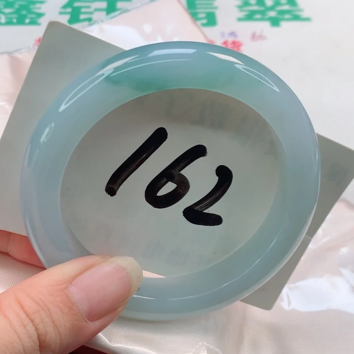 翡翠手镯未镶嵌正