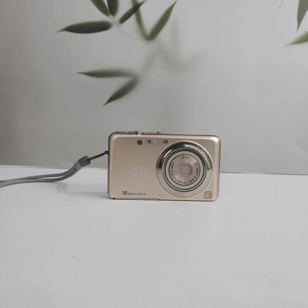 95新 Panasonic/松下  FH7 ccd相机1600万像素触屏4倍变焦冷白皮