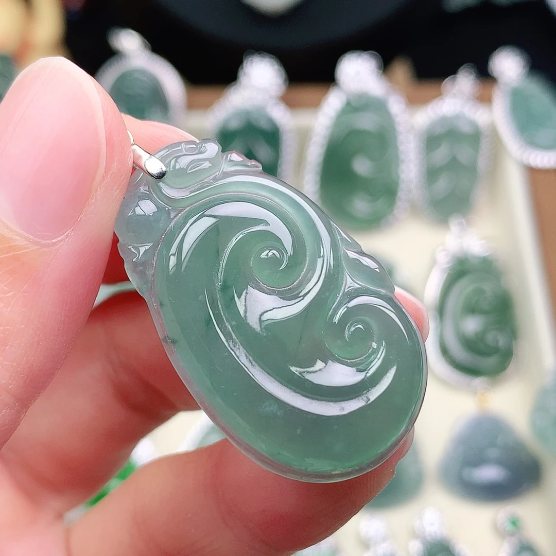 翡翠未镶嵌颈饰吊坠