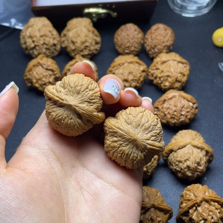 吊坠文玩核桃39绣球