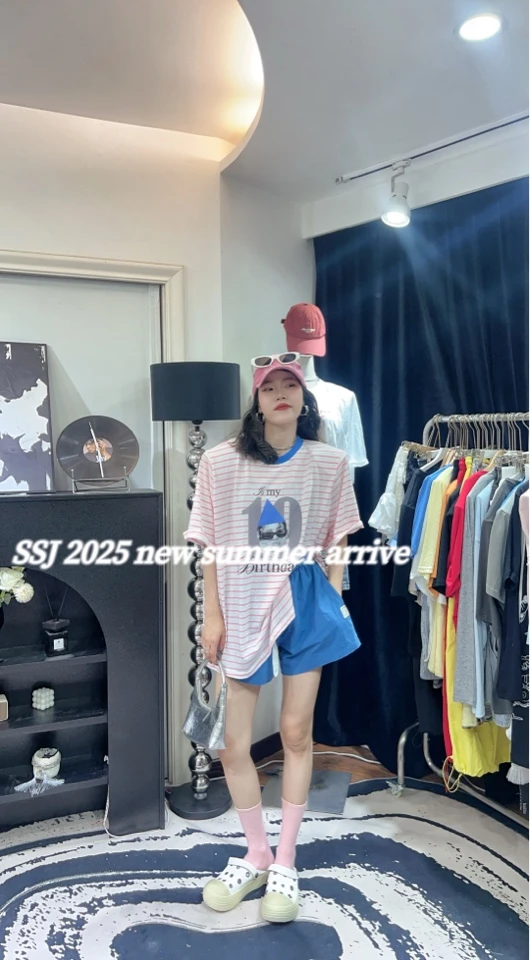 条纹卡通粗横条纹短袖宽松型T恤圆领宽松休闲女款韩版设计师