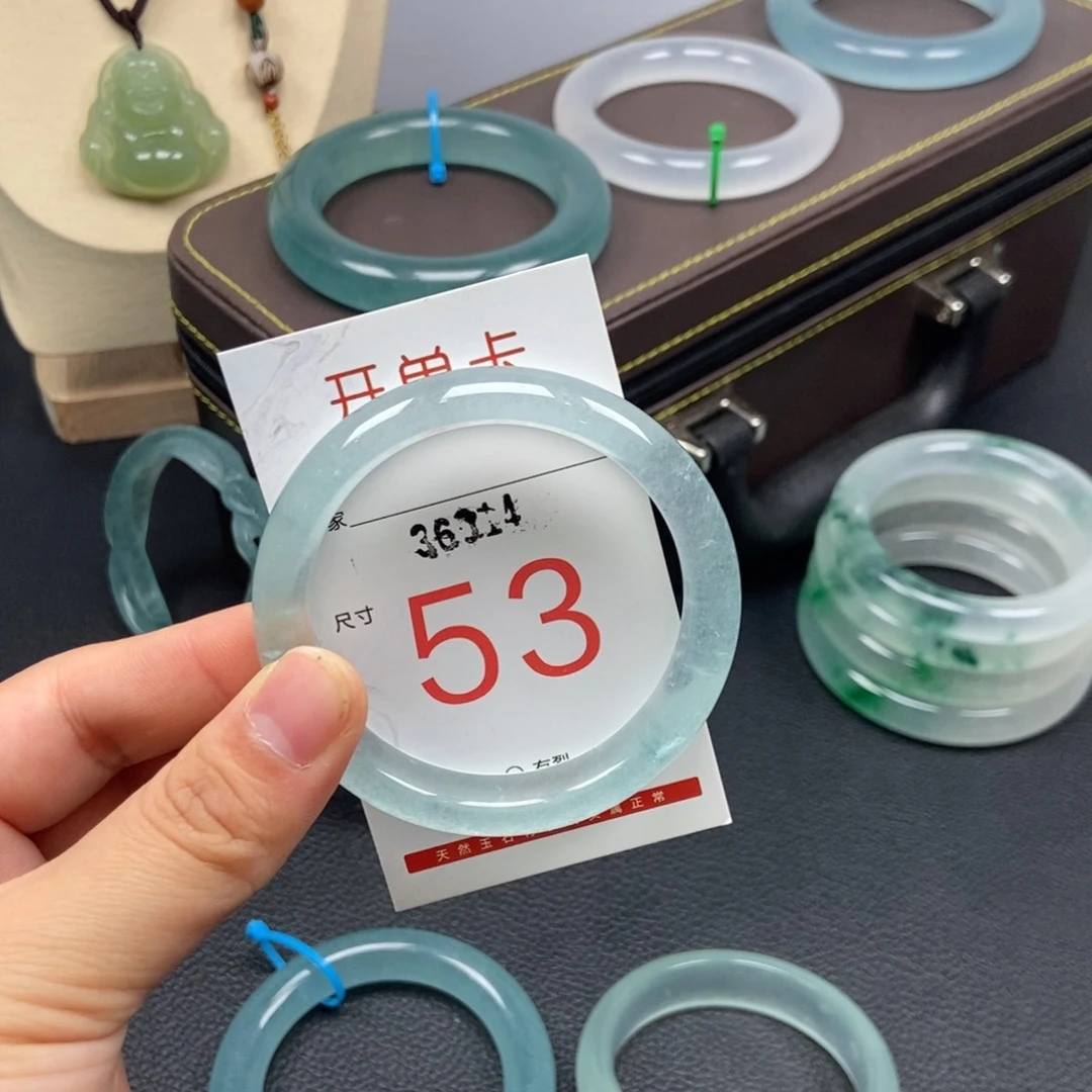 未镶嵌手镯石英质玉C****a