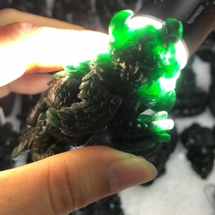 定制翡翠未镶嵌飞天貔貅