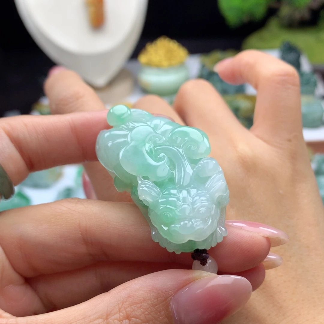翡翠未镶嵌颈饰A27 阴阳眼翡翠貔貅