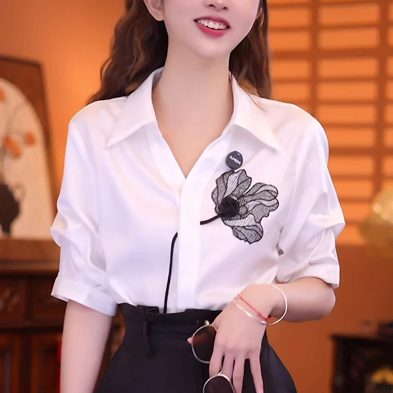 2025夏季新款女白色V领短袖衬衫高级感气质减龄宽松显瘦港风上衣