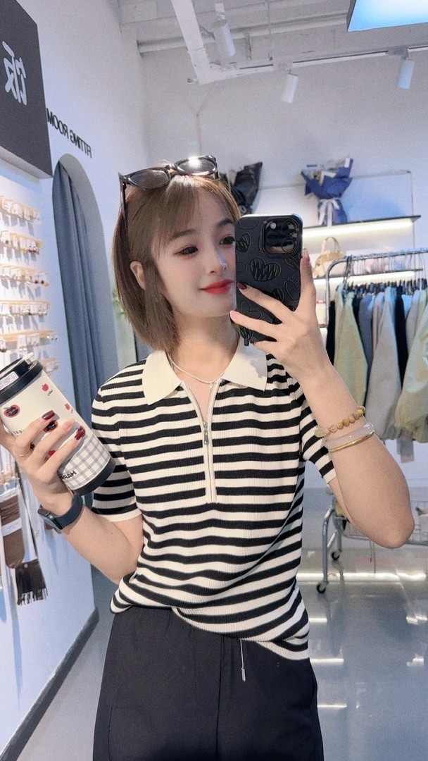 饭饭家 翻领中袖针织上衣