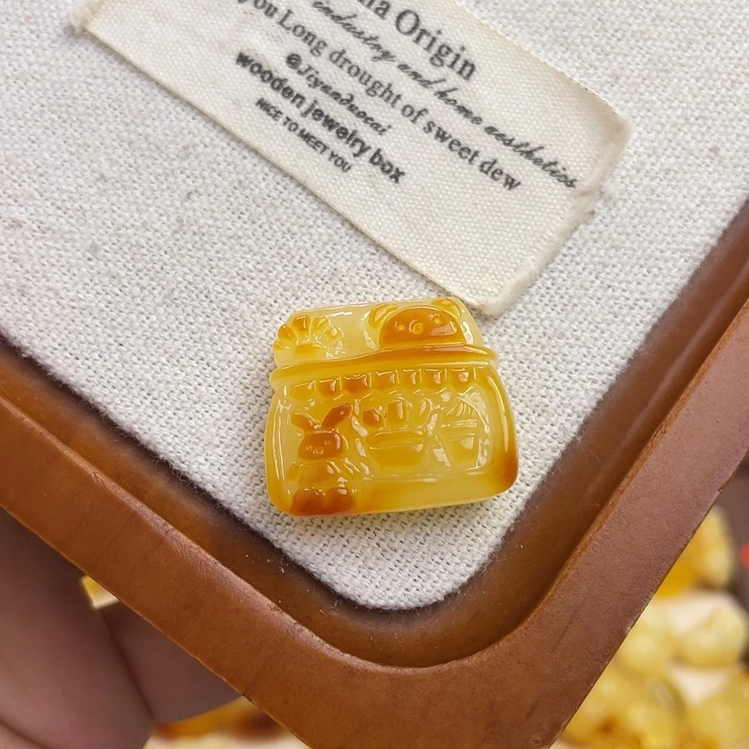 未镶嵌琥珀珠宝奇石蛋糕坊