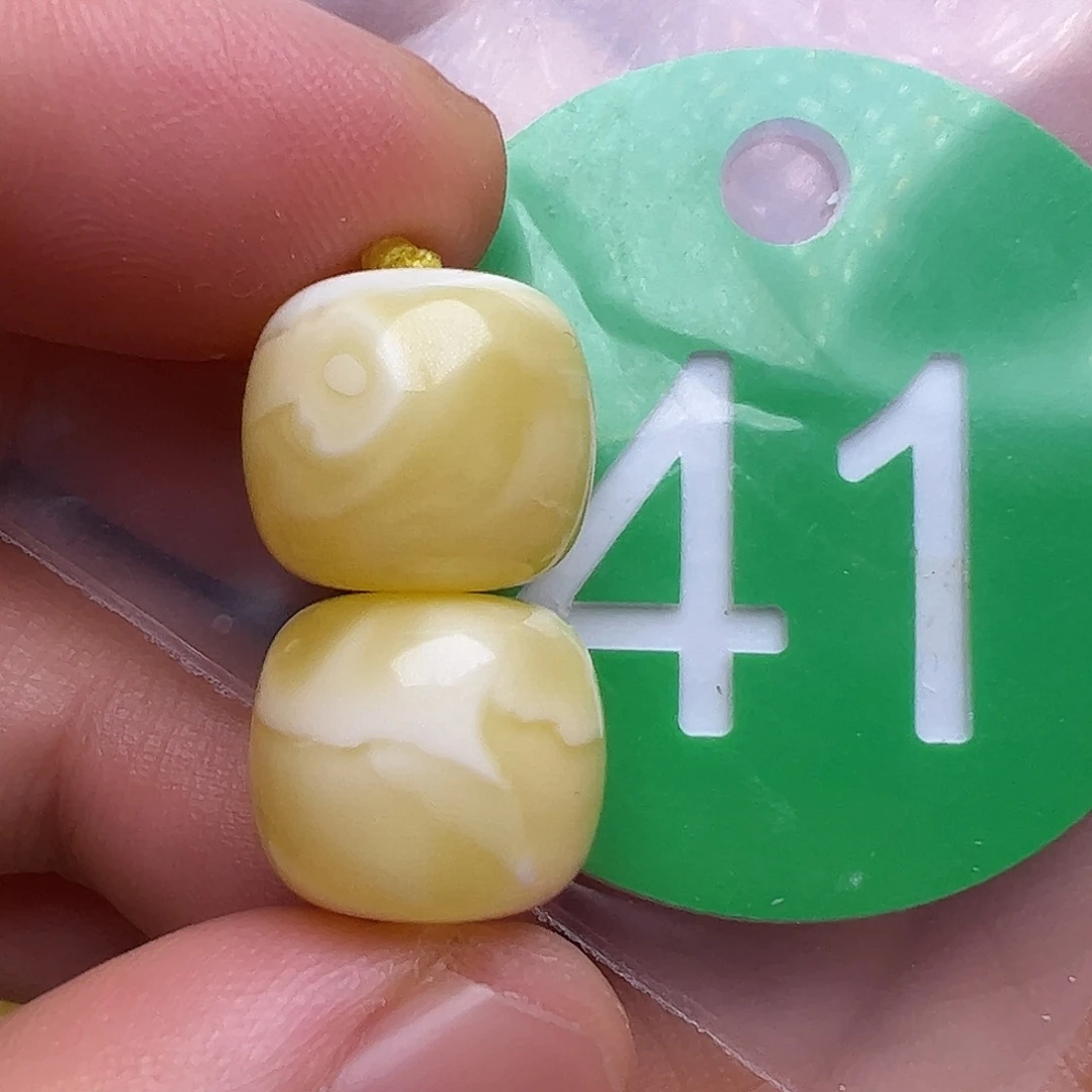 未镶嵌蜜蜡裸石12.3m m
