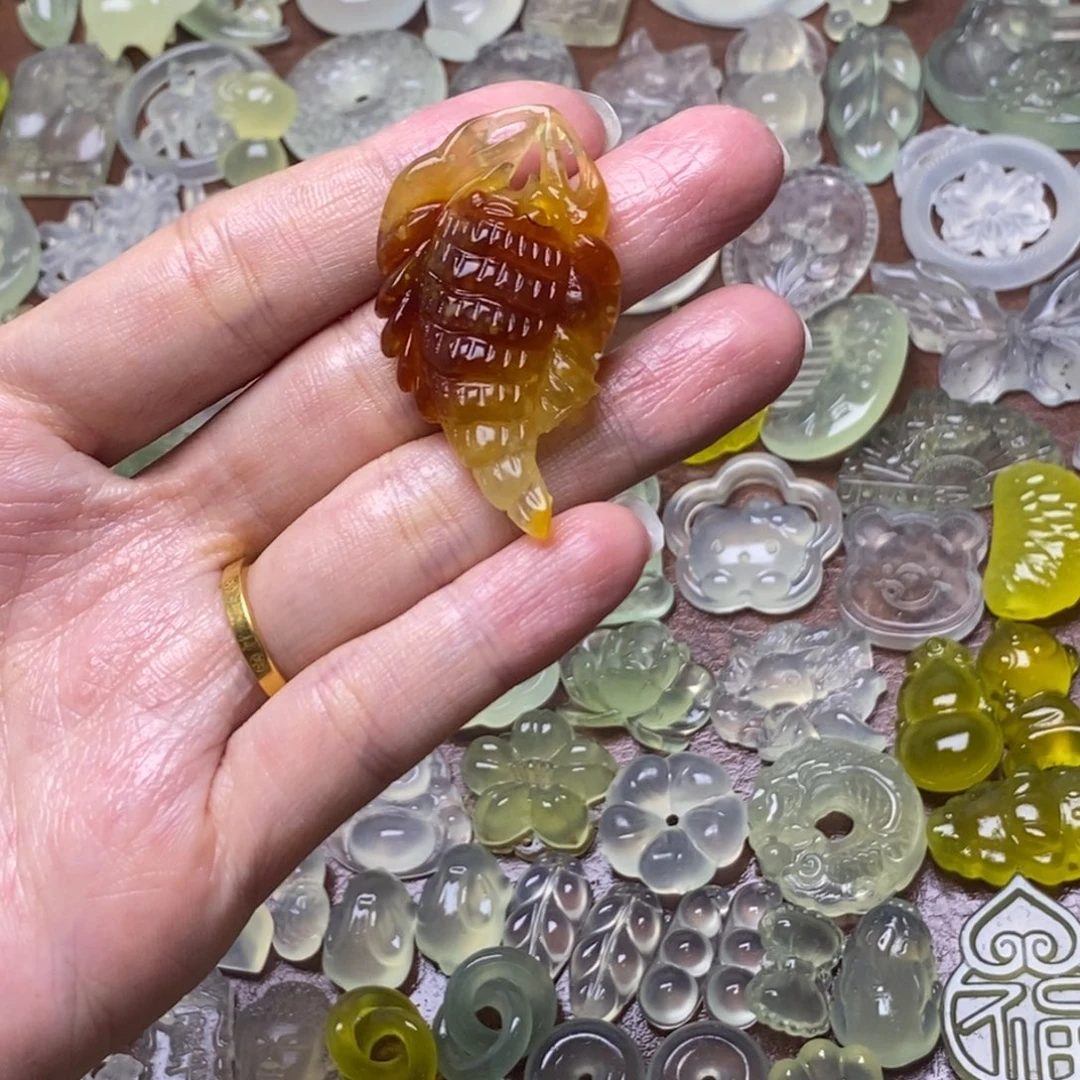 蛇纹石玉合金项链