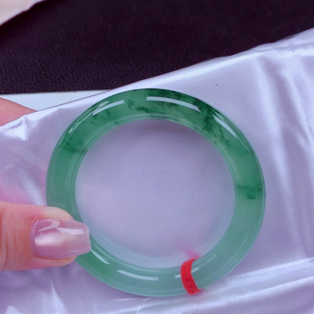 爱***己翡翠未镶嵌手镯手镯