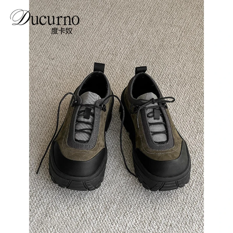 2025秋季新款运动厚底低帮男鞋痞帅冲锋徒步鞋厚底户外登山鞋男