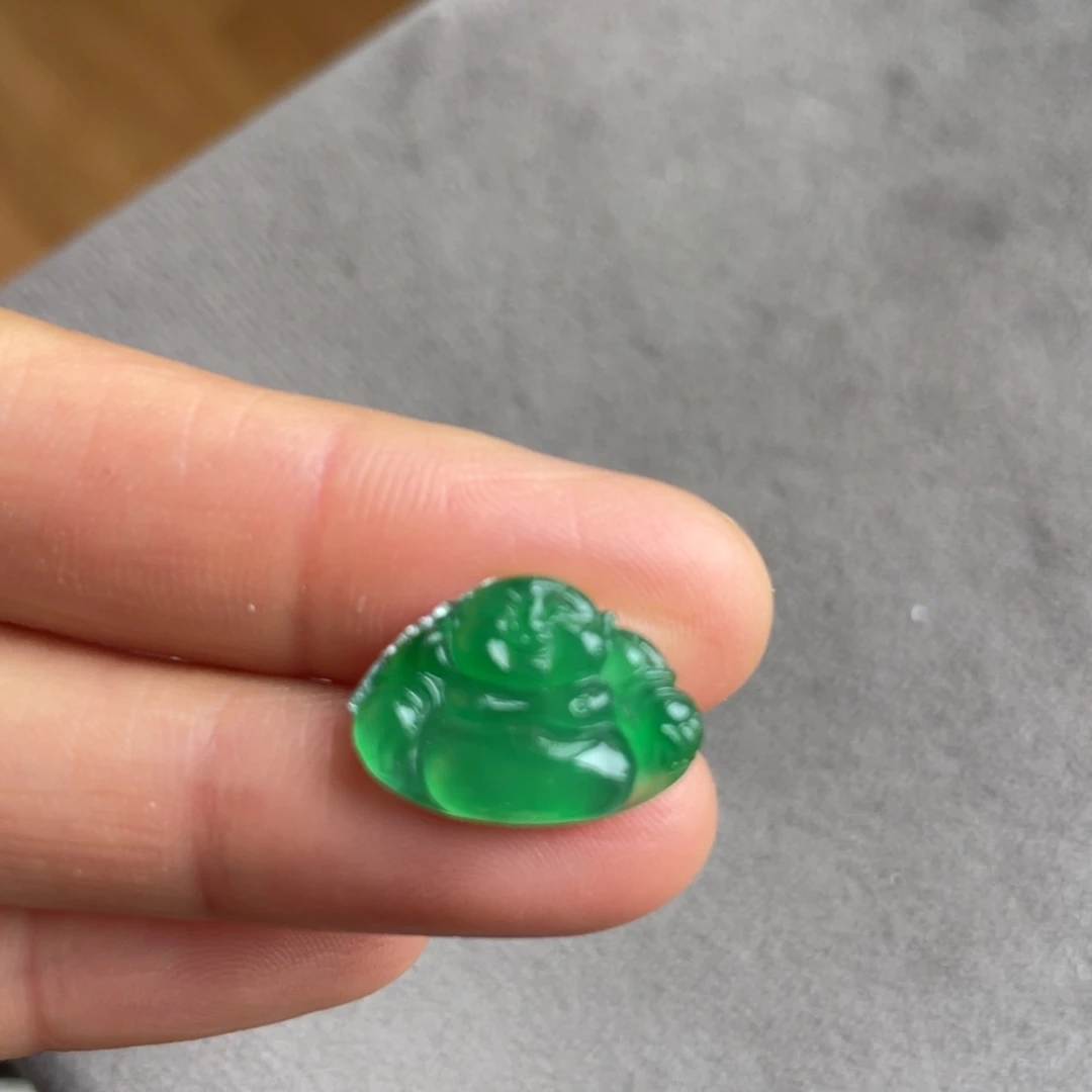 翡翠未镶嵌颈饰冰绿