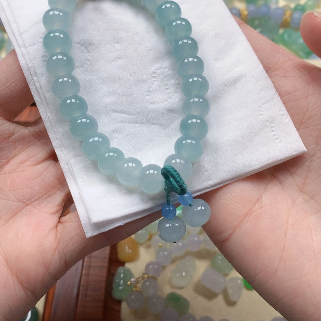 翡翠未镶嵌颈饰是