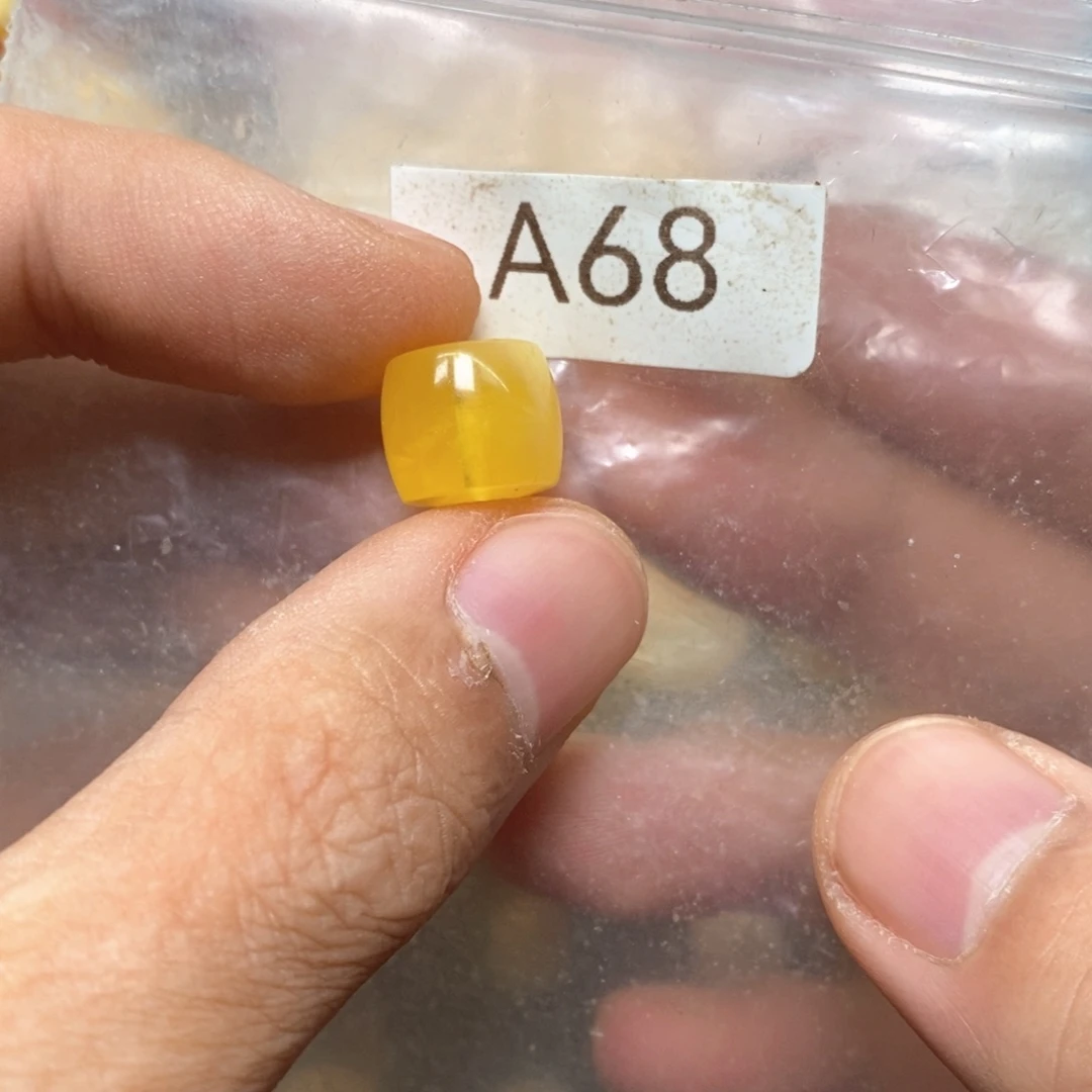 主***～蜜蜡未镶嵌裸石嗯