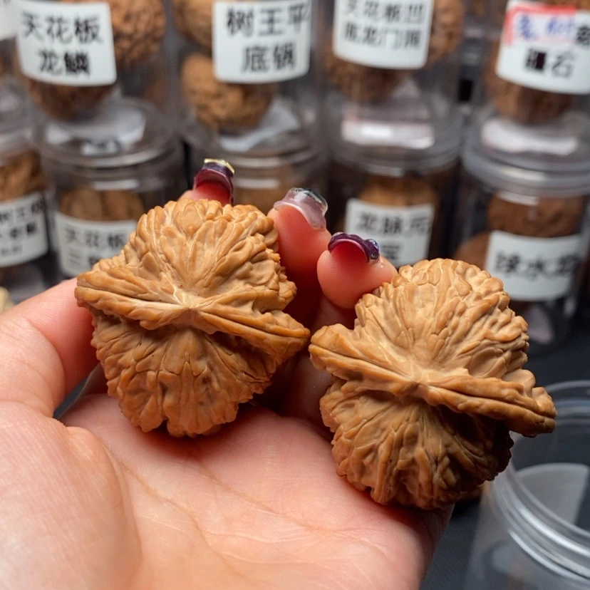 【闪购商品】吊坠文玩核桃白狮子40