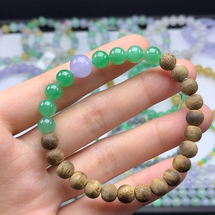 翡翠手镯未镶嵌翡翠