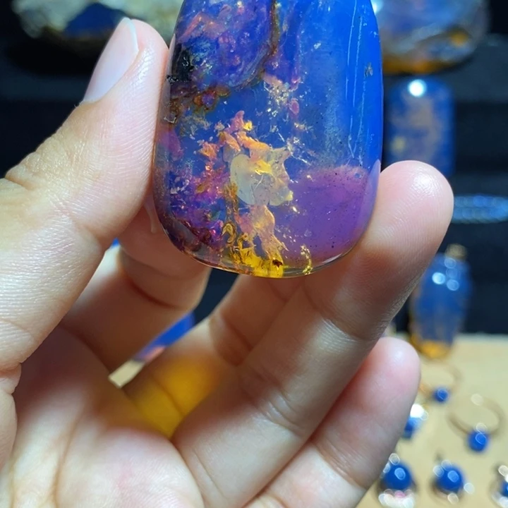 青***️裸石琥珀未镶嵌琥珀
