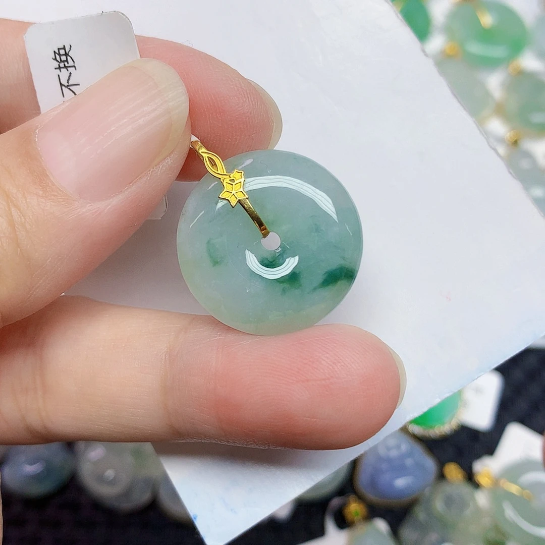 翡翠18K金镶嵌颈饰3567899