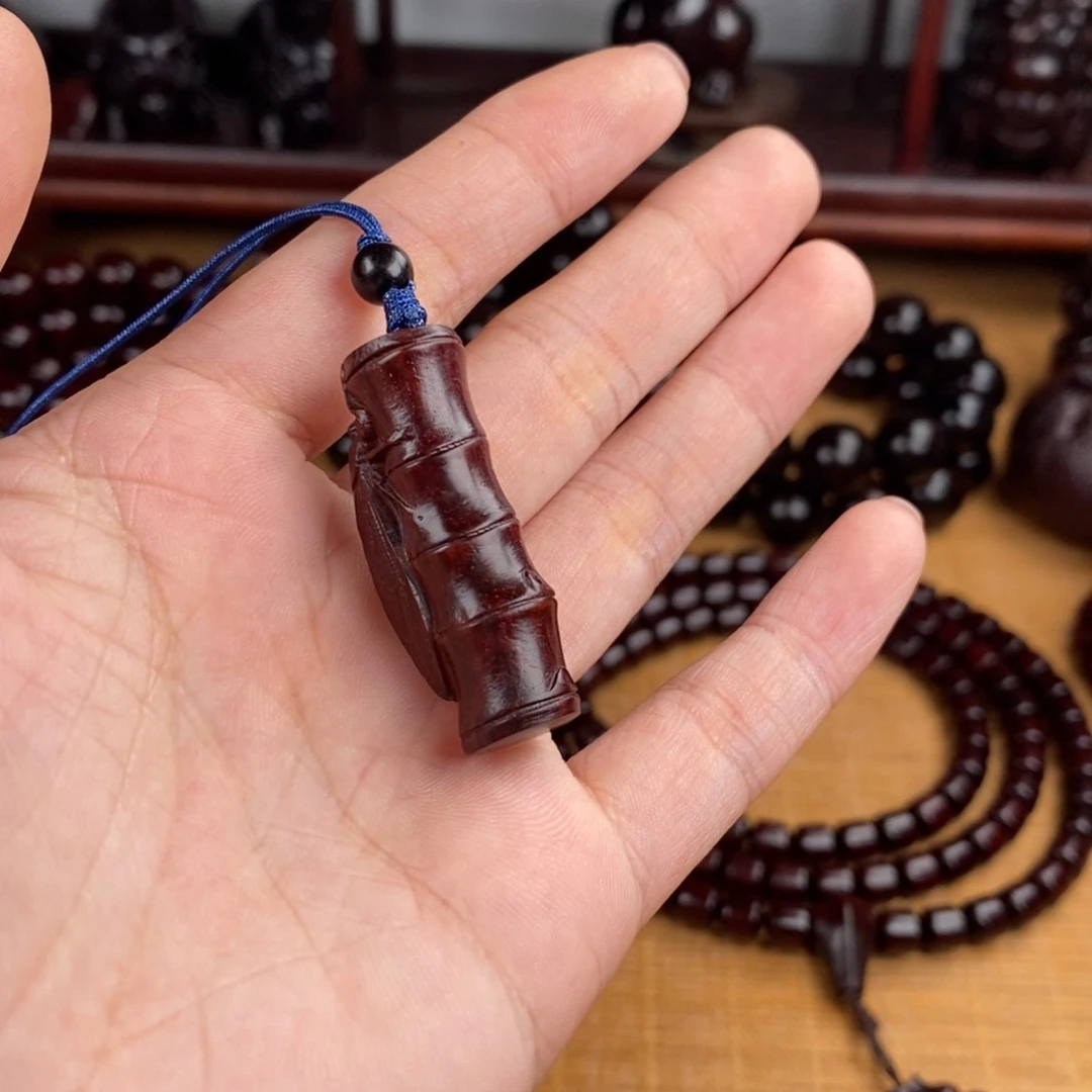 小叶紫檀吊坠一鸣惊人