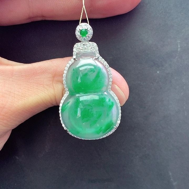 石英质玉未镶嵌颈饰