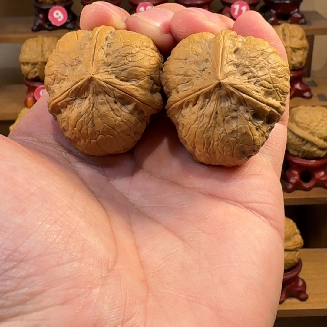 铁核桃把件龙龟甲三棱奔驰