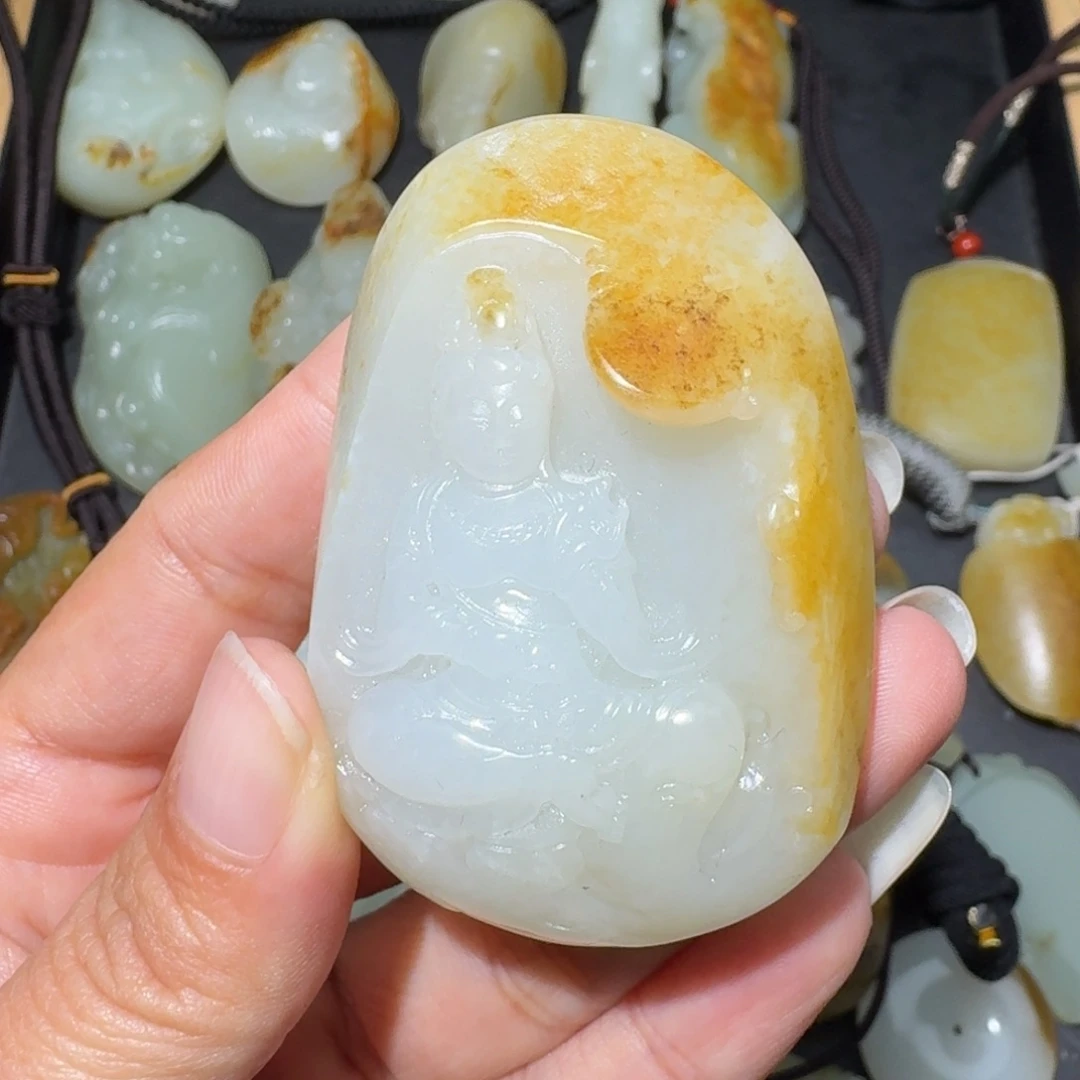 和田玉未镶嵌颈饰