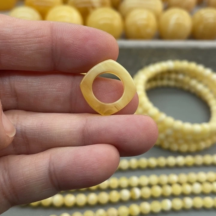 琥珀未镶嵌裸石蜜蜡