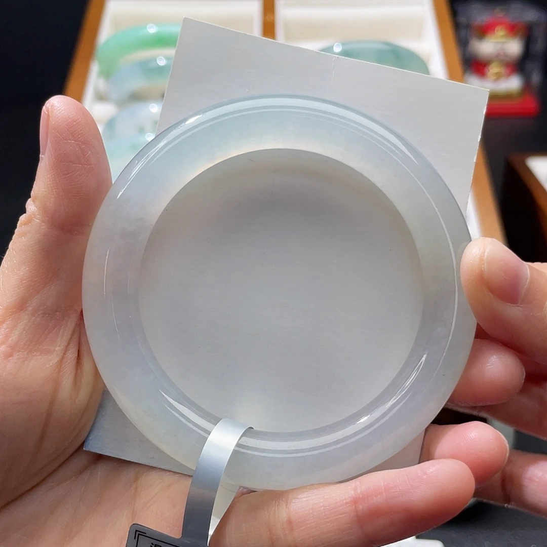 翡翠未镶嵌手镯54.8白冰