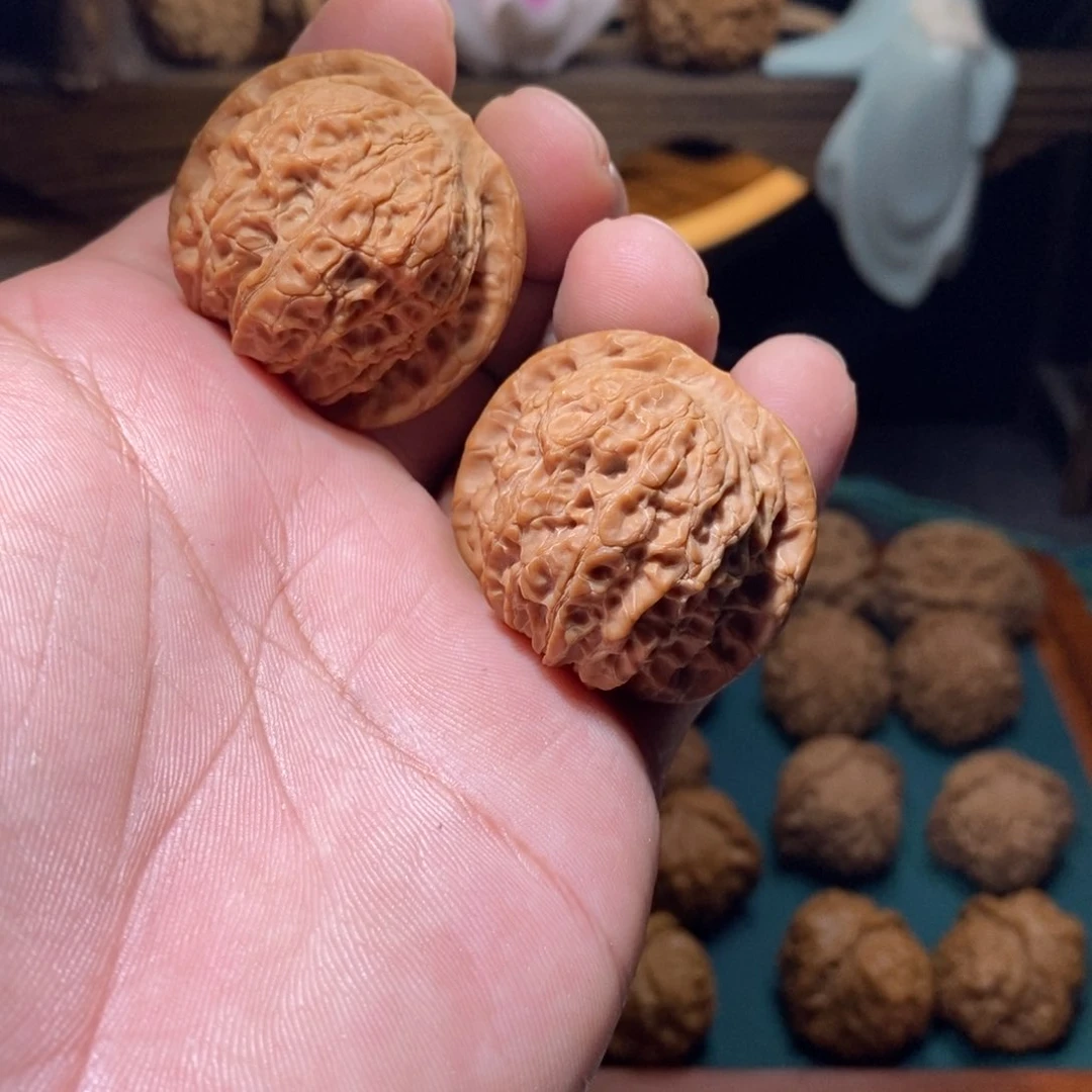 文玩核桃吊坠血麒麟39