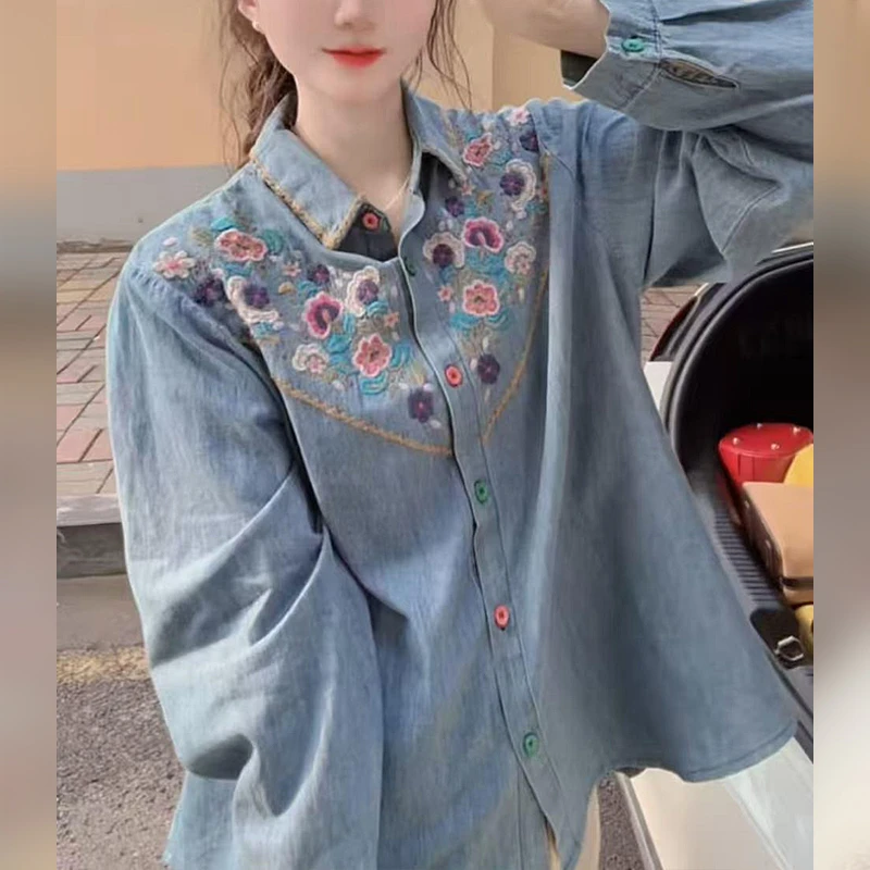 洋气衣服女装复古港风刺绣牛仔翻领衬衫超好看上衣2025新款百搭Y