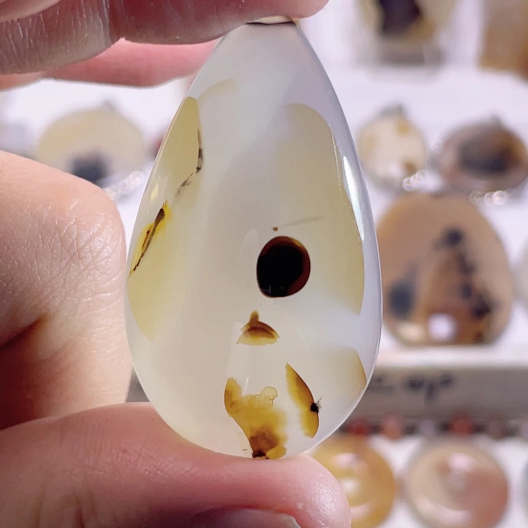 玛瑙/玉髓未镶嵌珠宝奇石